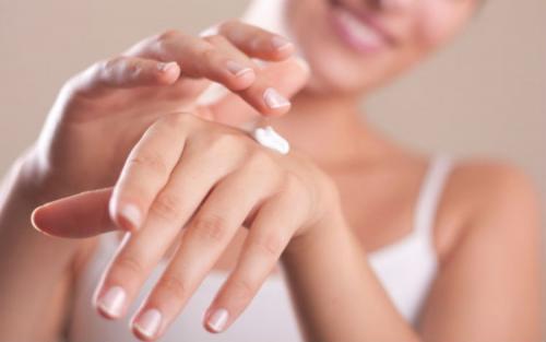 Как увлажнить кожу лица народными средствами. Лучшие народные средства для увлажнения кожи лица