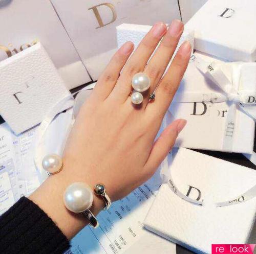 Как носить жемчуг в паре. Как правильно носить жемчуг