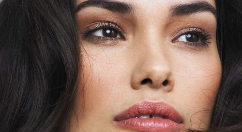 Естественный макияж для брюнеток. Как сделать легкий макияж для брюнеток: подбираем неотразимый образ