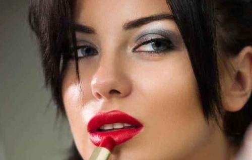 Естественный макияж для брюнеток. Как сделать легкий макияж для брюнеток: подбираем неотразимый образ