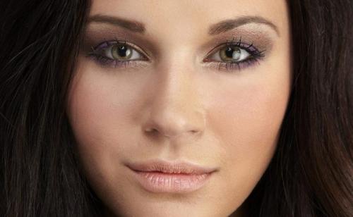 Естественный макияж для брюнеток. Как сделать легкий макияж для брюнеток: подбираем неотразимый образ
