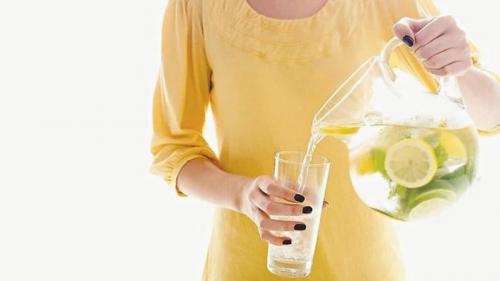 Кипяченая вода с лимоном для похудения. Вода с лимоном для похудения: пропорции