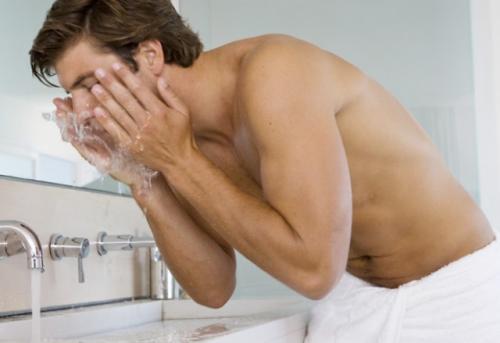 Увлажняющий лосьон для лица мужской. Уход за кожей лица у мужчин: особенности, главные этапы и простые правила