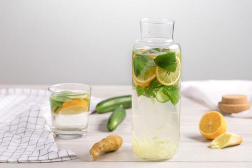 Вода с лимоном и имбирем польза и вред. Детокс вода с имбирем и лимоном