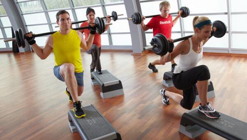 Упражнения для похудения на тренажерах. Какие есть тренировки для похудения для дома и зала, и кому они подходят