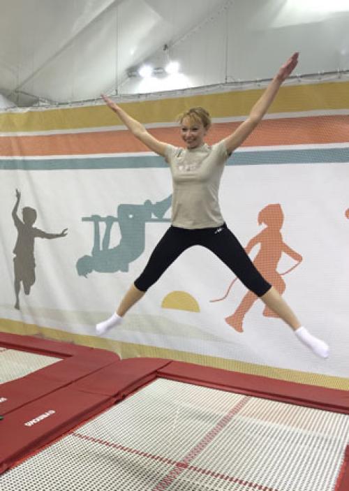 Занятия для похудения на батуте. Действительно можно ли похудеть, прыгая на батуте? 06 Занятия для похудения на батуте. Действительно можно ли похудеть, прыгая на батуте? 06