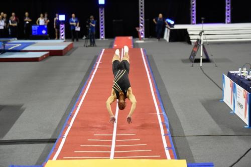 Занятия для похудения на батуте. Действительно можно ли похудеть, прыгая на батуте? 03 Занятия для похудения на батуте. Действительно можно ли похудеть, прыгая на батуте? 03