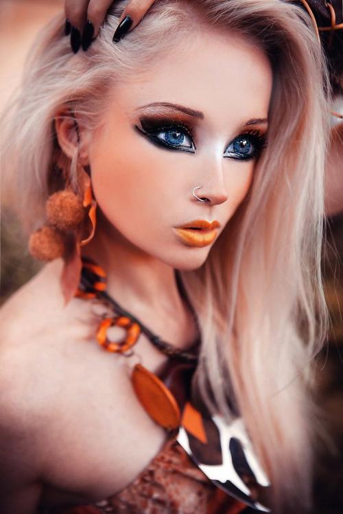 Макияж куклы для ребенка. Макияж, как у куклы: пошаговая инструкция