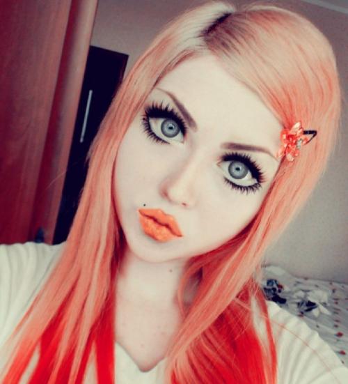 Макияж куклы для ребенка. Макияж, как у куклы: пошаговая инструкция