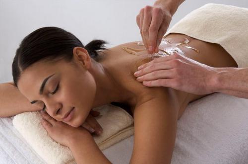 Массаж антицеллюлитный с медом. Техника выполнения в домашних условиях 03