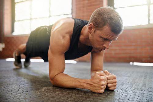 Планка для похудения мужчин. Сколько должен простоять в планке настоящий мужик?