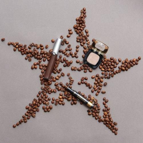 Макияж глаз под пудровое платье. Макияж к бежевому платью: оттенки и техники