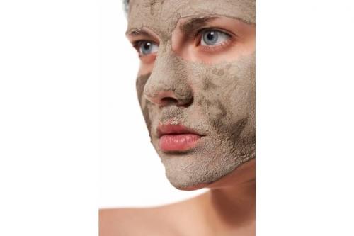 Уход за жирной обезвоженной кожей лица