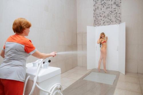 Душ шарко для похудения. Душ Шарко: польза и вред для похудения, здоровья