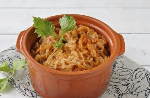 Тушеная квашеная капуста. 5 лучших рецептов приготовления тушеной квашеной капусты