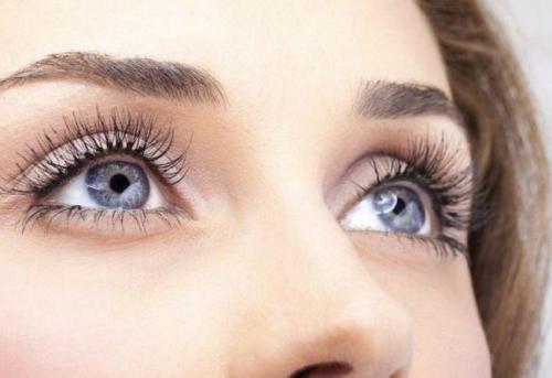 Чем растворить водостойкую тушь. Способы разбавления засохшей или загустевшей туши для ресниц