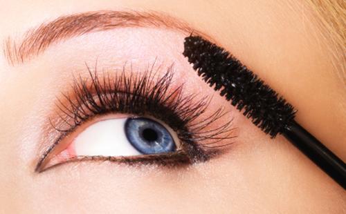 Чем смыть тушь если нет средства. Как смыть водостойкую тушь для ресниц, чем смывать, средства для снятия