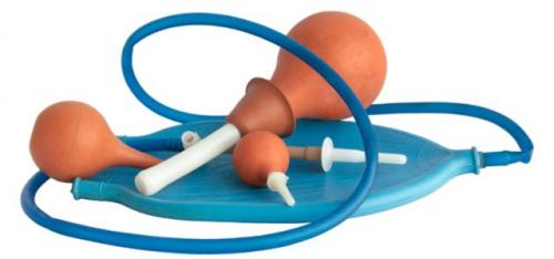 Клизма при запоре в домашних условиях взрослому. Какую лучше выбрать и почему