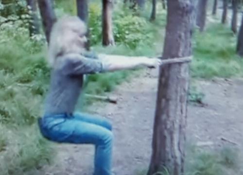 Приседания по неумывакину противопоказания. Приседания у дерева по методу профессора Неумывакина продлят жизнь и сделают стройнее