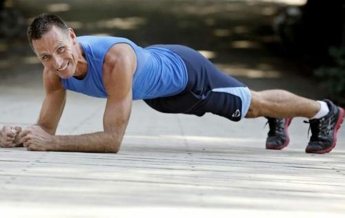 Планка для похудения мужчин. Сколько должен простоять в планке настоящий мужик?