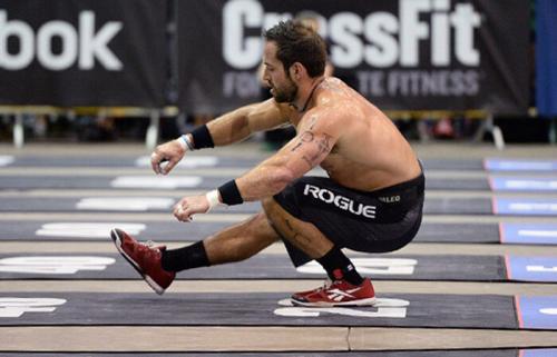 Приседания у двери. Приседания пистолет, как быстро научиться выполнять самый сложный вид приседаний.