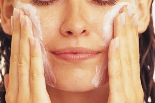 Скраб для лица в домашних условиях из соды. Скраб с пищевой содой для лица