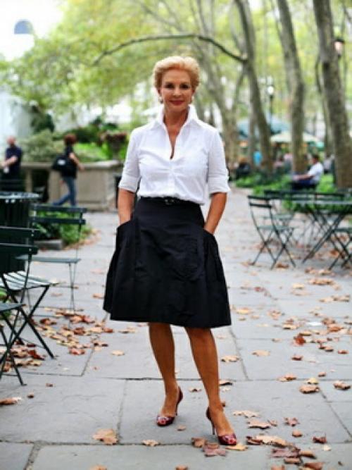 Модные блузы для женщин з.  Шикарный возраст: модные осенние образы 2019 от женщин-блогеров после 50 17