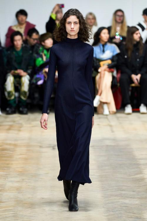 Что надеть на новогодний корпоратив. Топ-8 трендов для новогодних корпоративов: как одеться на главную вечеринку года 38