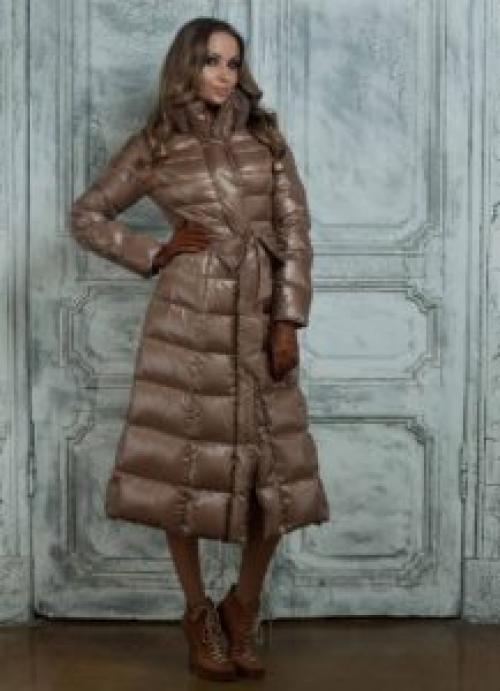 С какой обувью носить длинный пуховик мужчине. С какой обувью носить длинный пуховик