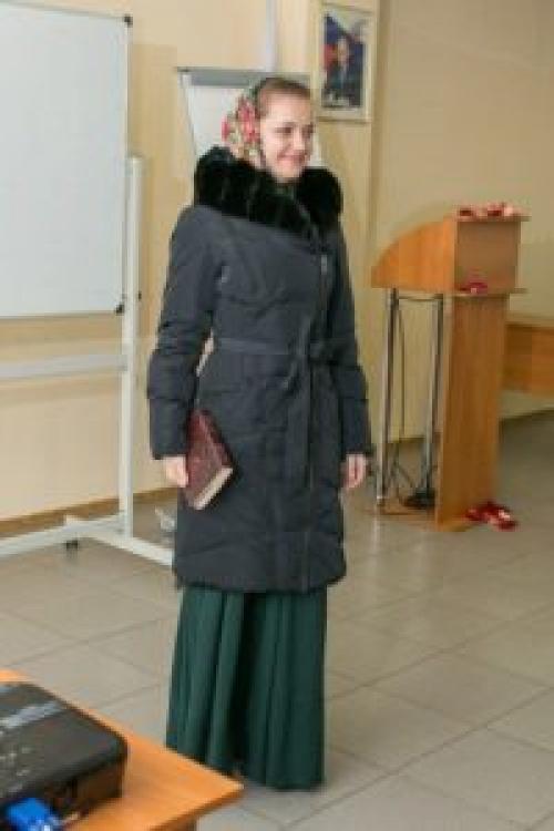 С какой обувью носить длинный пуховик мужчине. С какой обувью носить длинный пуховик