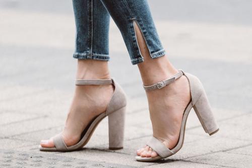 Мюли и броги. Мюли для Юли и броги для Гоги: 10 видов обуви, которая скажет про вас все. Уверены, хотя бы одна такая пара есть в вашем гардеробе 21 Мюли и броги. Мюли для Юли и броги для Гоги: 10 видов обуви, которая скажет про вас все. Уверены, хотя бы одна такая пара есть в вашем гардеробе 21