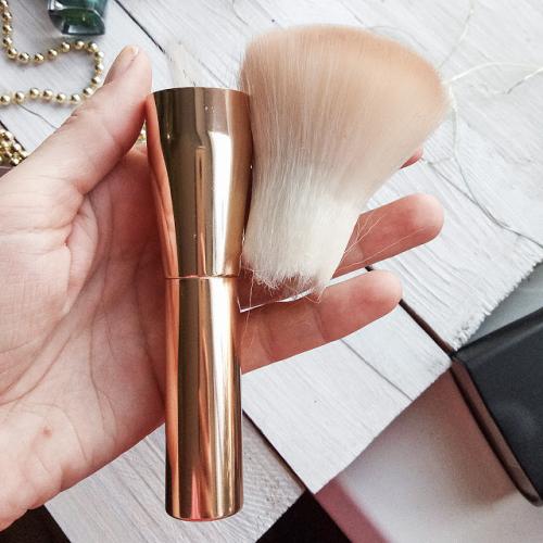 Кисть для пудры алиэкспресс. Красивая и очень бюджетная большая кисть для пудры с Aliexpress.