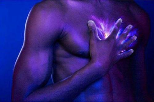 Колет под правой грудиной у женщины. Печеночная колика 03