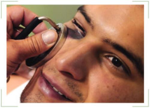 Синяк и отек под глазом, как быстро убрать. Как быстро убрать синяки?