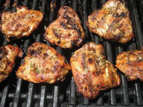 Шашлык из куриных бедрышек рецепты маринада. Готовим шашлык из бедрышек (куриных): рецепты маринадов и тонкости приготовления