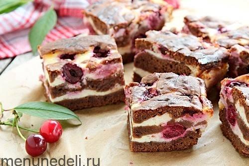 Шоколадно-творожный пирог с вишней. Шоколадно-творожный пирог с вишней