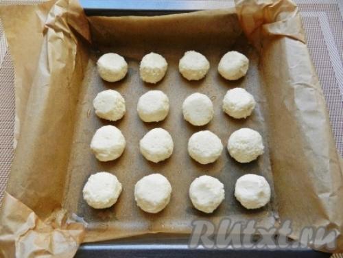 Шоколадно-творожный пирог с шариками. Шоколадный пирог с творожными шариками