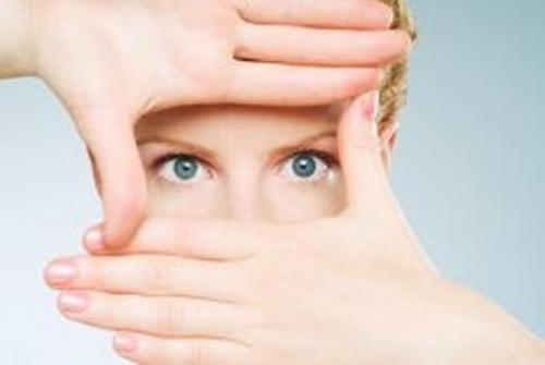 Как снять отек с глаз после слез на следующий день. Как быстро убрать опухшие глаза от слез утром чем убрать. Совет 2 : Как снять отек глаз