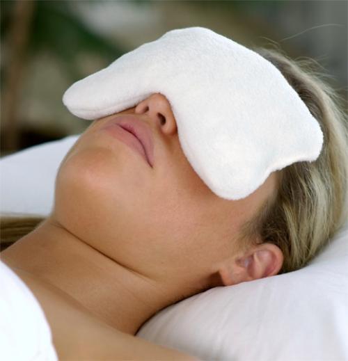 Как снять отек с глаз после слез на следующий день. Как быстро убрать опухшие глаза от слез утром чем убрать. Совет 2 : Как снять отек глаз