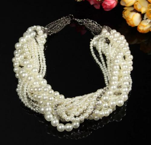 С чем носить жемчужные бусы одну нитку. В каком возрасте носить жемчужные бусы?