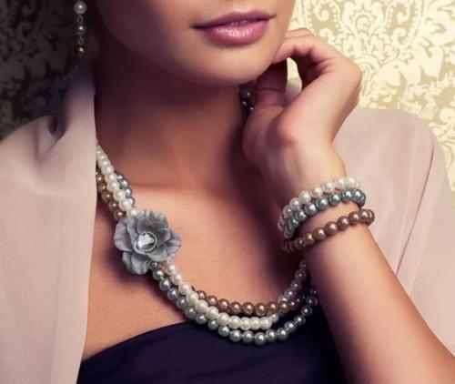 С чем носить жемчужные бусы одну нитку. В каком возрасте носить жемчужные бусы?