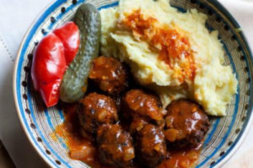 Тушеные куриные котлеты. Как потушить котлеты на сковороде