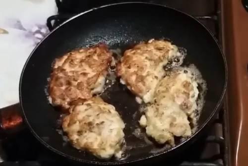 Котлеты из рубленной куриной грудки. Рубленные котлетки из куриной грудки с грибами шампиньонами