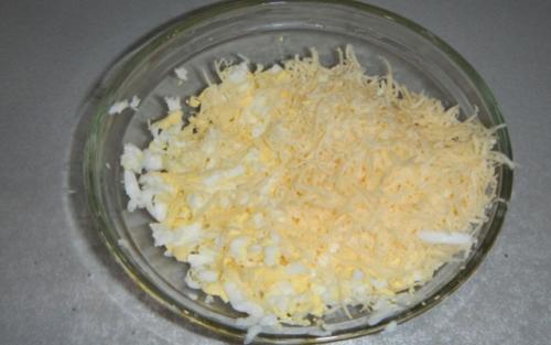 Котлеты из курицы. Куриные котлеты с начинкой из сыра с яйцом