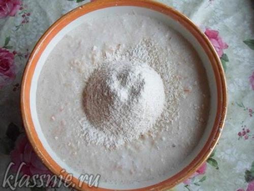 Оладьи на кефире без яиц с яблоками.