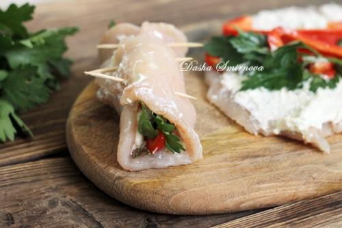Диетический куриный рулет. Куриные рулеты с начинкой в духовке