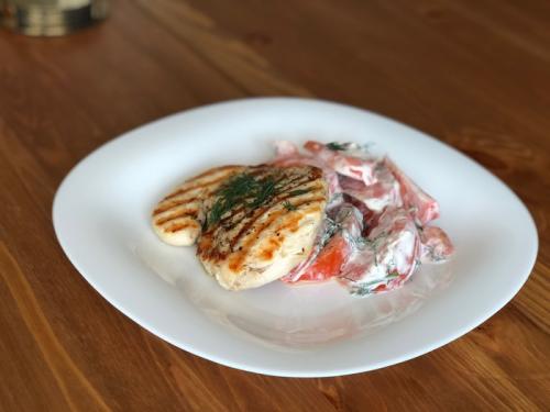 Куриная грудка и куриное филе это одно и тоже. Божественное куриное филе или курогрудь??