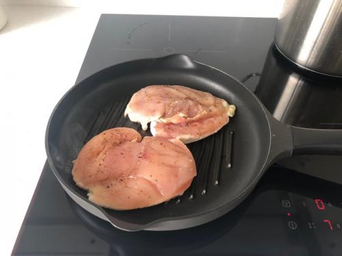 Куриная грудка и куриное филе это одно и тоже. Божественное куриное филе или курогрудь??