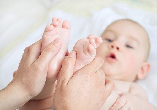 Вальгусная деформация стопы у детей гипсование. Факторы, влияющие на развитие вальгусной деформации у ребенка