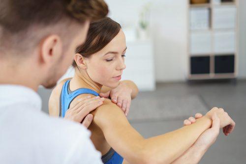 Щелкает плечо при поднятии руки. Плечелопаточный периартрит 01